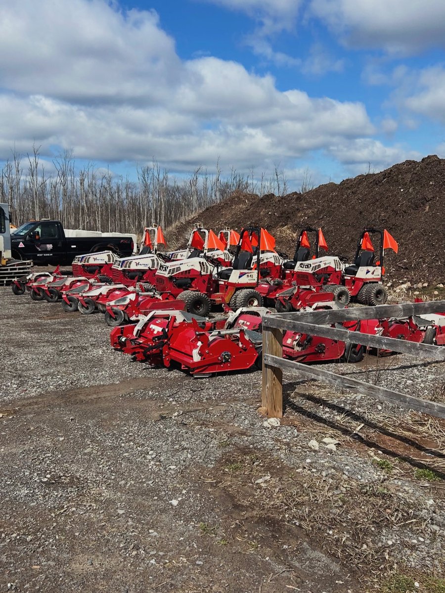 MTEequipment's tweet image. Highway Fleet 🌱💪

Cardinal Lawn &amp;amp; Landscape, Inc. added another Ventrac 4520N Tractor &amp;amp; three 72” Fine Cut Flail Mowers to their lineup. If you see a #Ventrac mowing along the highways in #RochesterNY… it’s part of their fleet.

#highwaymaintenance #landscaping #MTEequipment
