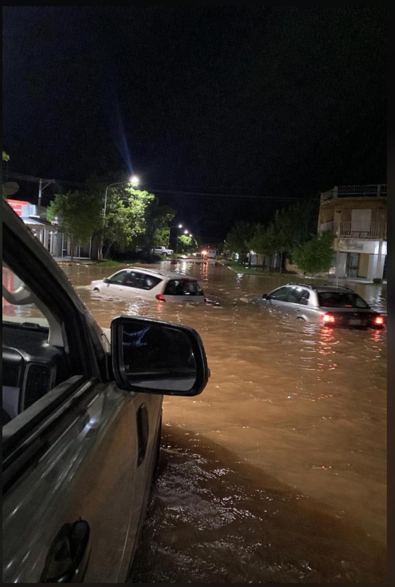 JuaniAyoroaOK's tweet image. INFO&amp;gt; Hay anegamientos e inundaciones en #VillaMinetti , al norte de la pcia de #SantaFe. Se reportan +200 mm 
📷 @NachSanabria y créditos a autores 
#Lluvia #tormenta #Inundaciones