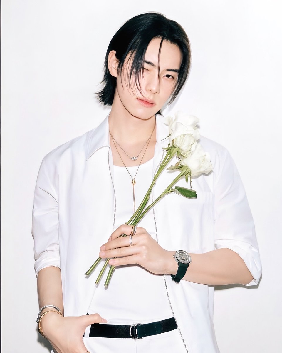 뭐가 살쪄!!! 상태인 건 여전한데
스타일링 탓일 수도 있지만??
뭔가 전체적으로 얄쌍해진 느낌 드는 게...
남자 코쪼는 정말 좋은 거구나