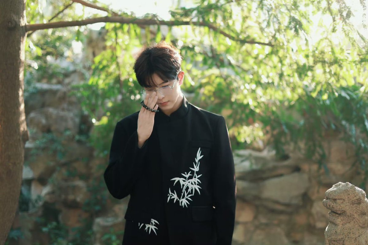 qiuxingqiu_'s tweet image. [20250421] Kipuka Qiu Weibo Update

first anniversary 🥳🥹

#KipukaQiu #QiuDingjie #邱鼎杰