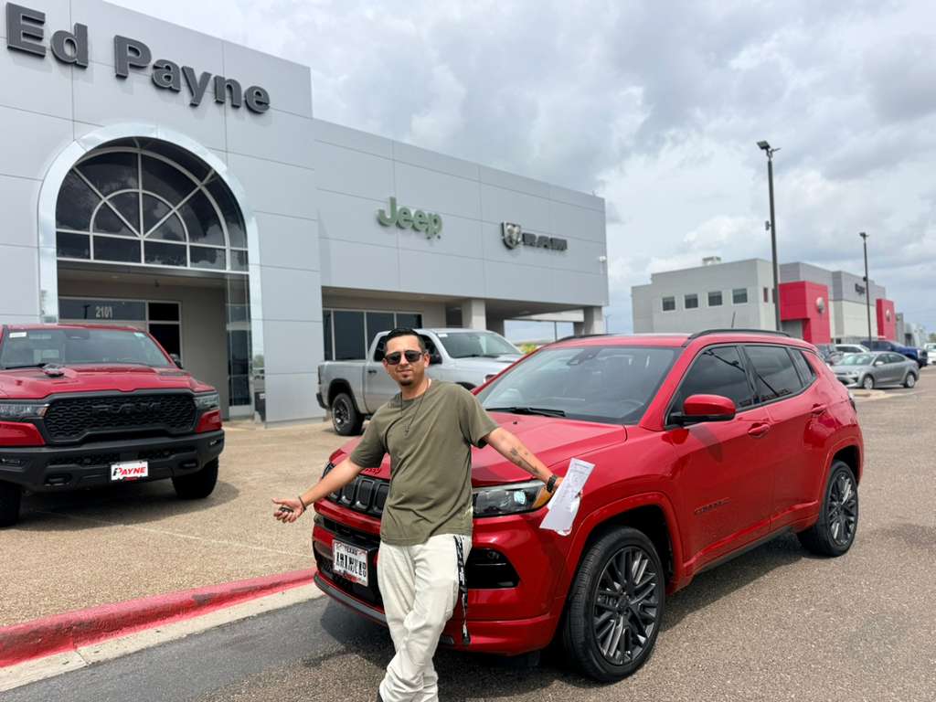 EdPayneCDJR's tweet image. Congrats to Mr. Melgoza on his 2022 Jeep Compass 4x4 RED Edition 🔥

Shoutout to Jerry Valle 👏

Browse our inventory 👉 paynedodgechrysler.com/inventory/used…
📲 DM us for more info

#PayneAutoGroup #EDCDJR #Jeep #RGV #RioGrandeValley