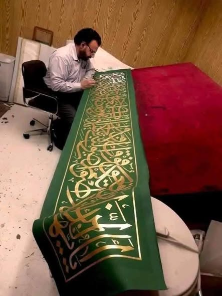 This is Ustadh Shafiq Zaman from Pakistan. For as long as he could remember, he had one wish — to be able to paint even one panel on the walls of Masjid an-Nabawi. In 1990, he entered a competition in the Hijaz to restore 133-year-old calligraphy on the old structure of the