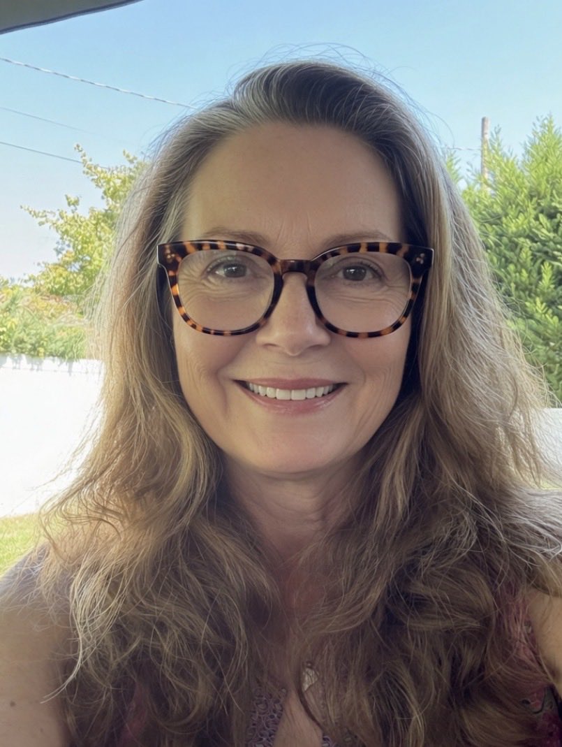 MomWhit 🇺🇲 tweet media