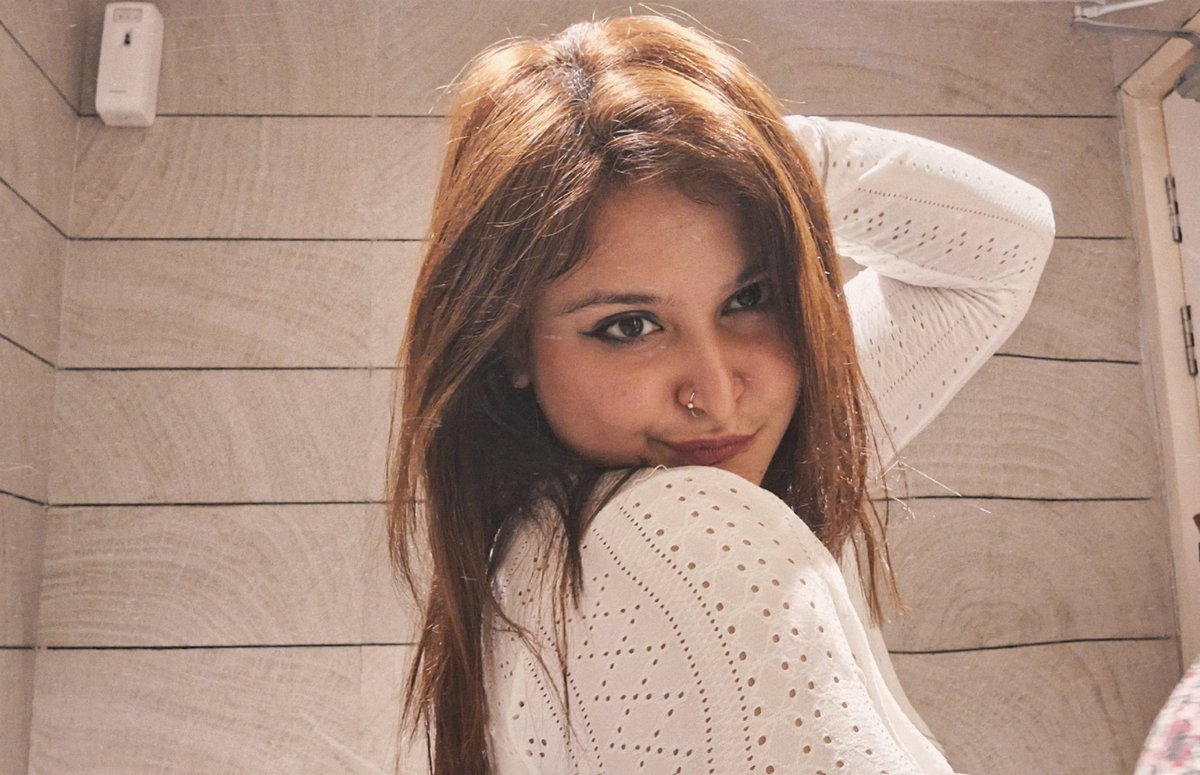 Awww_Beeeee tweet media