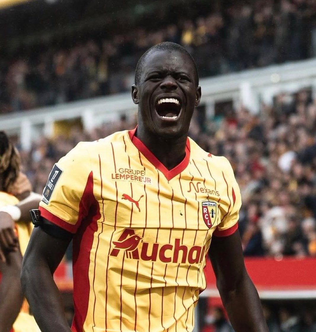 𝑺𝑬𝒀𝑫𝑰𝑵𝑨 tweet media