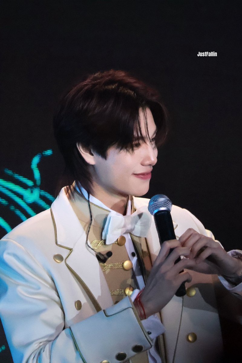 JustFallin tweet media