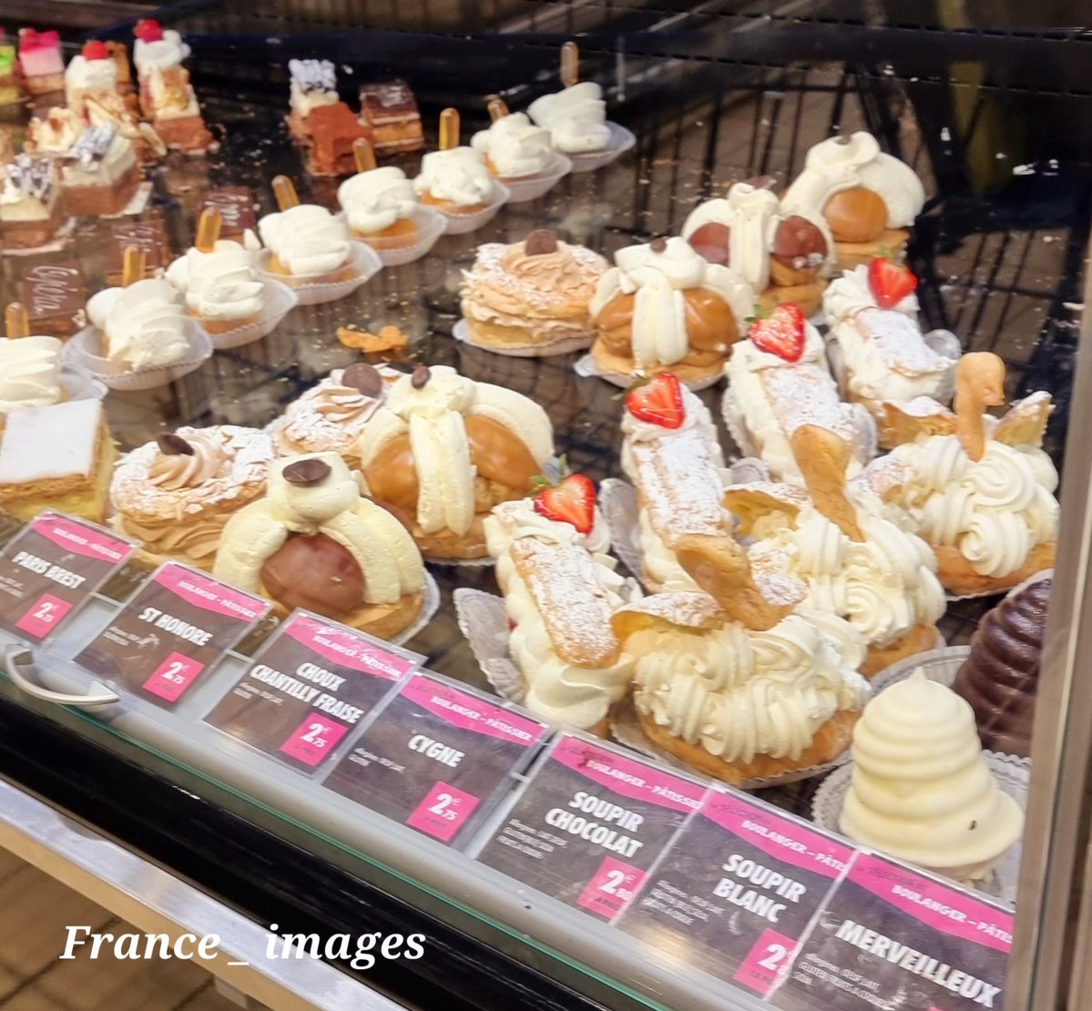 france_images's tweet image. A selection of desserts in a French supermarket 

 #France 🇨🇵 #travel our #PhotoofTheDay buff.ly/4dUVixy
