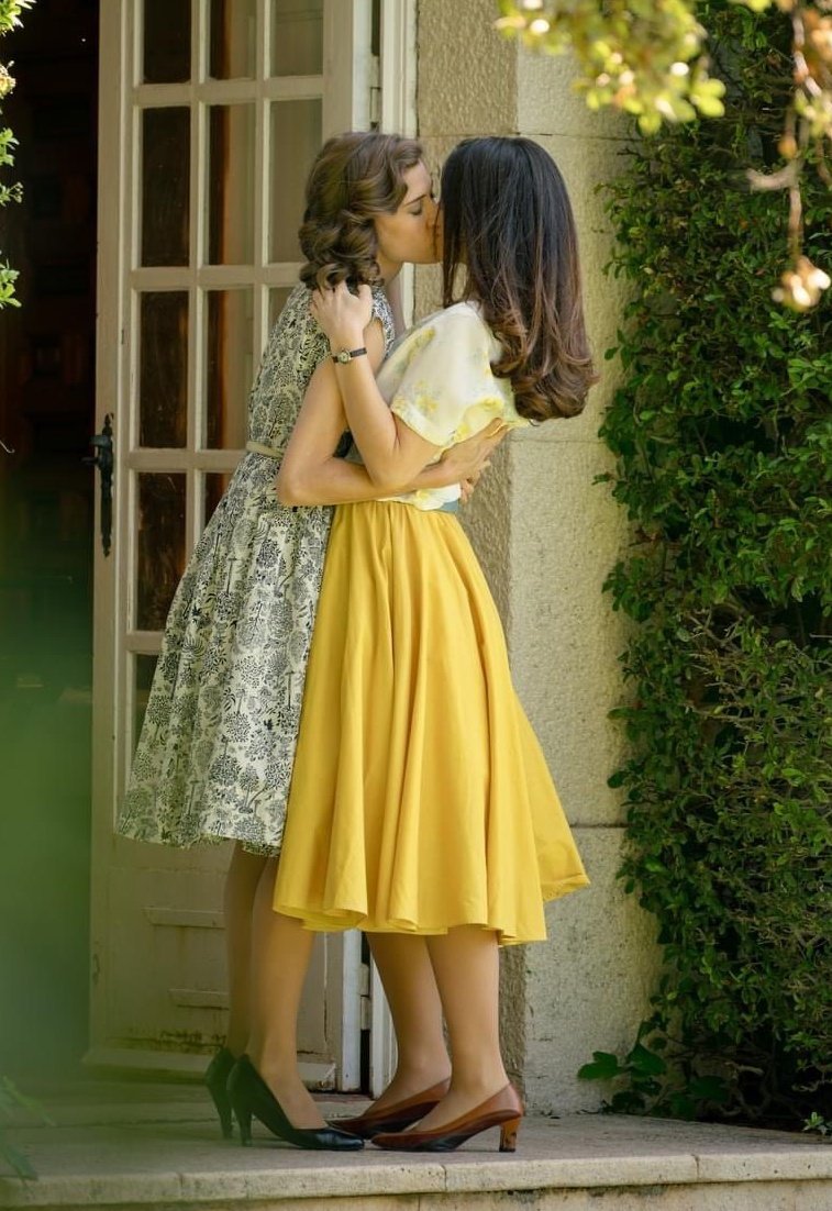 "yo simplemente quiero volver a esa casa, plantar esas rosas y verlas crecer cada mañana"

no me puedo creer que después de tantos meses al fin estemos a nada de que vuelva LA MEJOR PAREJA DE LA NOVELITA 🤸🏻‍♀️ #mafin