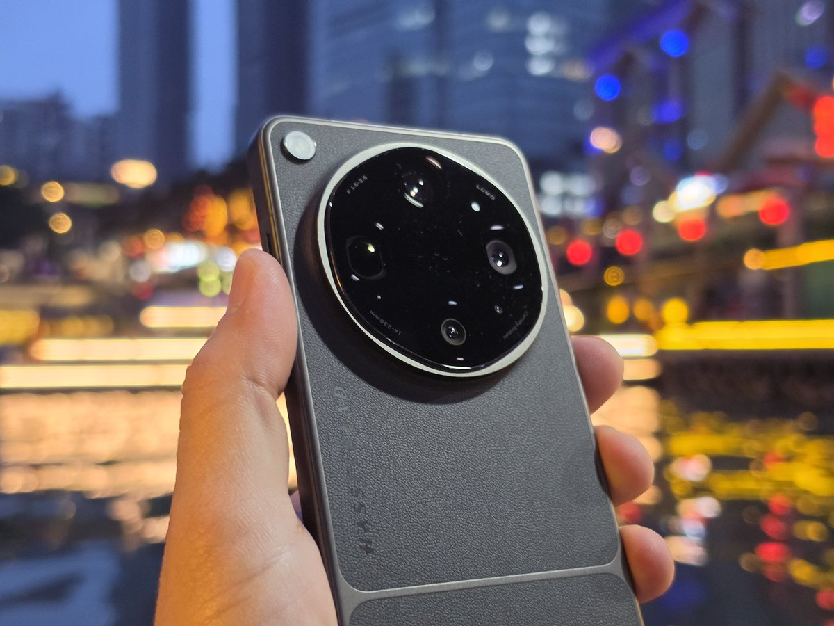 AlexGTech1's tweet image. I'm in love with China! What a beautiful country ❤️ 

And OPPO may have just created another masterpiece.

#OPPO #OPPOFindX9Ultra #ShotOnSnapdragon