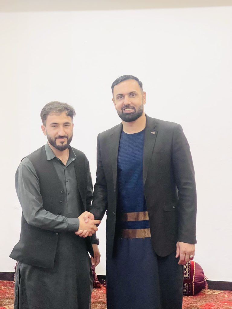 itz_turab18's tweet photo. Glad to spend some precious moments with My ideal and the president of Afghanistan cricket @MohammadNabi007 
beside a good cricketing skills he is a true attainment of a good character it was pleasure meeting this wonderful soul. https://t.co/eDgraqpXqw