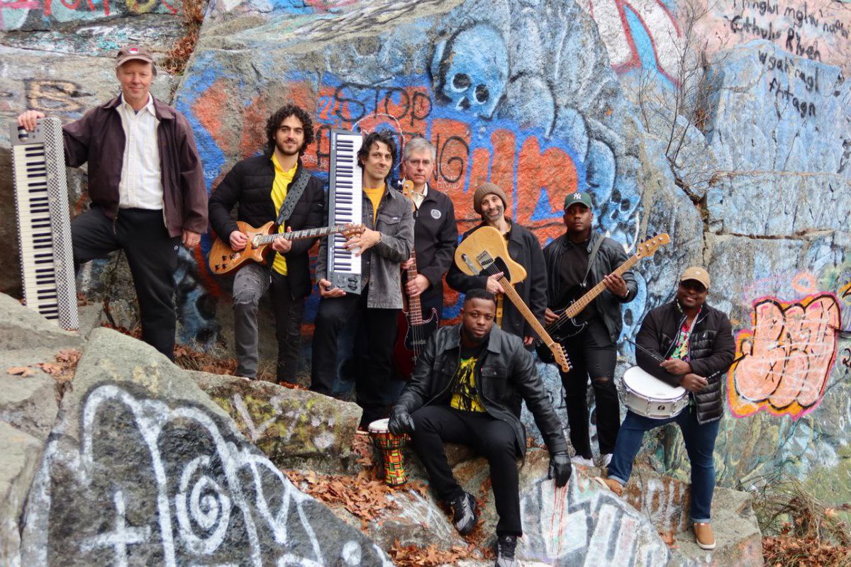 IamSazzy_Alile's tweet image. Leading the charge. ⚡️ Swipe for the full frequency.

#ArtistShowcase #BandLife #VisualContent #MusicPhotography #Creative