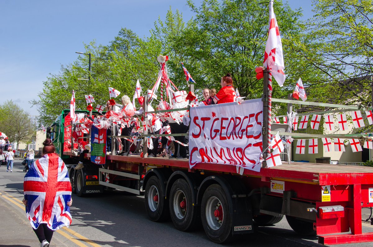 ManCityCouncil's tweet image. This Sunday 26 April, Manchester’s St George’s Day Parade is back for its 21st year 🎉 - celebrating English heritage and community pride.  🏴󠁧󠁢󠁥󠁮󠁧󠁿

🕛 Starts 12pm at Varley Street

Expect to see historical costumes, parade floats, pipe bands and more.   

#StGeorgesDay #Manchester