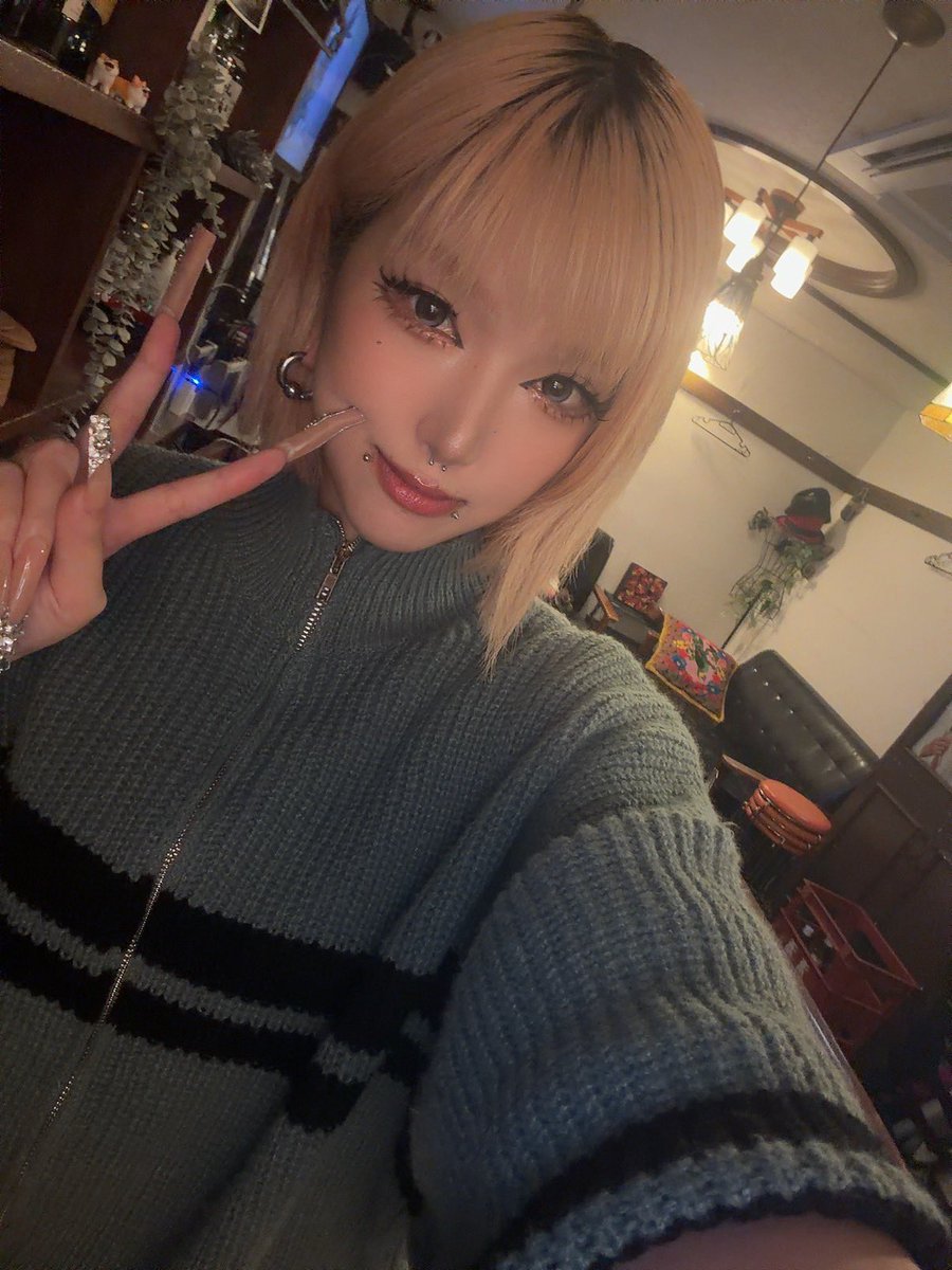 トシカワ シノ tweet media