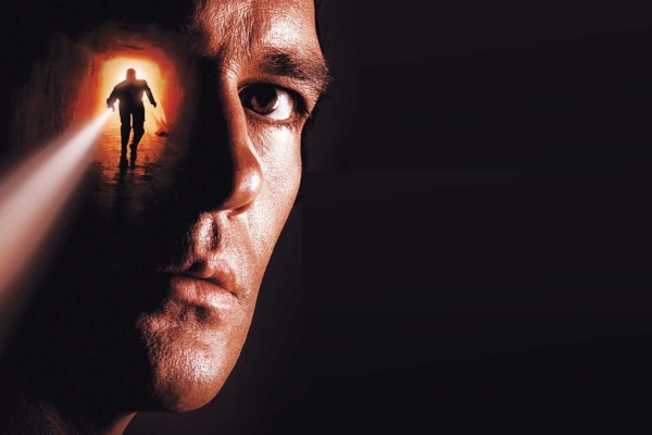 cineycine's tweet image. “Dios no tiene cabida en la política”.

Este lunes se cumplen ¡25 AÑOS! del estreno en cines de Estados Unidos de #TheBody (El cuerpo), una película protagonizada por @antoniobanderas y Olivia Williams que recordamos en esta...

Review! 👉 cineycine.com/peliculas/the-…