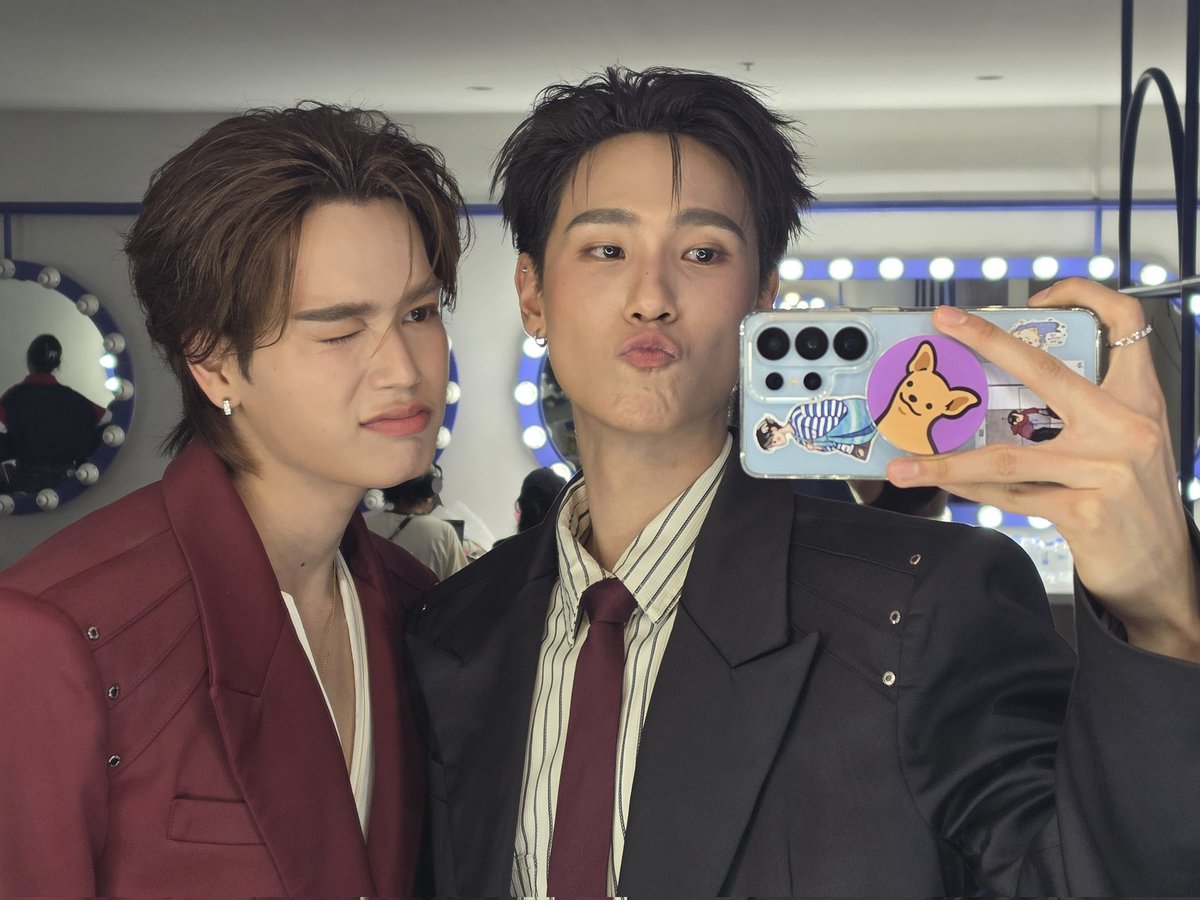 ry0lethworld's tweet photo. hiii guys!! im looking for more moots for yapping and trending stuff!!!

★stan: juniormark - ashi 
★support: billkinpp, yinwar, pttp, northotto - clo'ver

#bltwt  #thaibl #tpoptwt #blmoots #mootstwt https://t.co/53Zh91VgXl