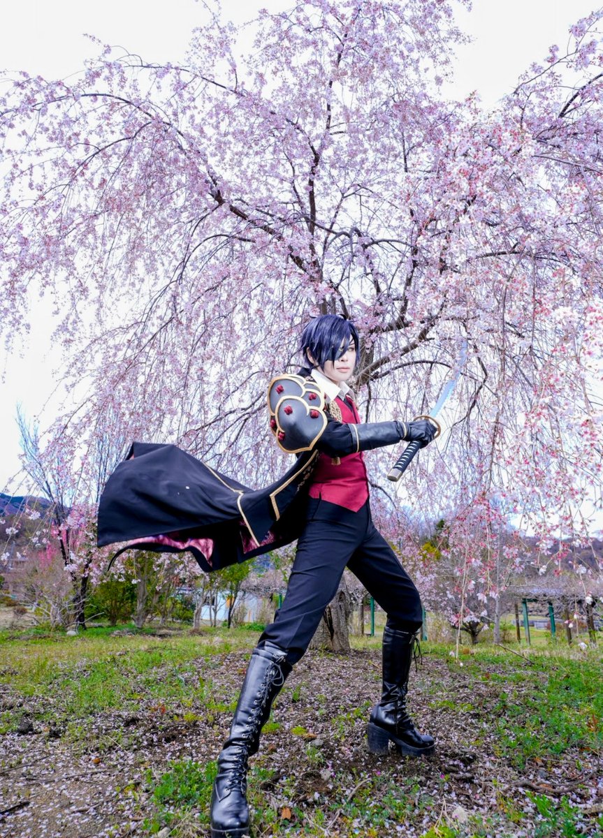 ⚠ Cosplay
#燭台切光忠刀剣登録記念日
#4月20日は燭台切光忠刀剣登録記念日

いつも格好良い燭台切光忠が大好きです！！！みっちゃんおめでと～🙌🏻💕