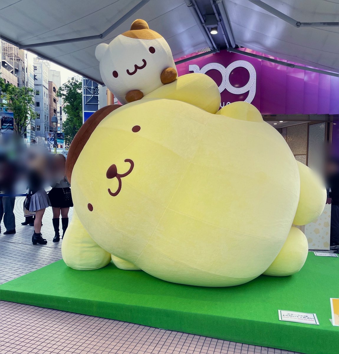 やなこ tweet media