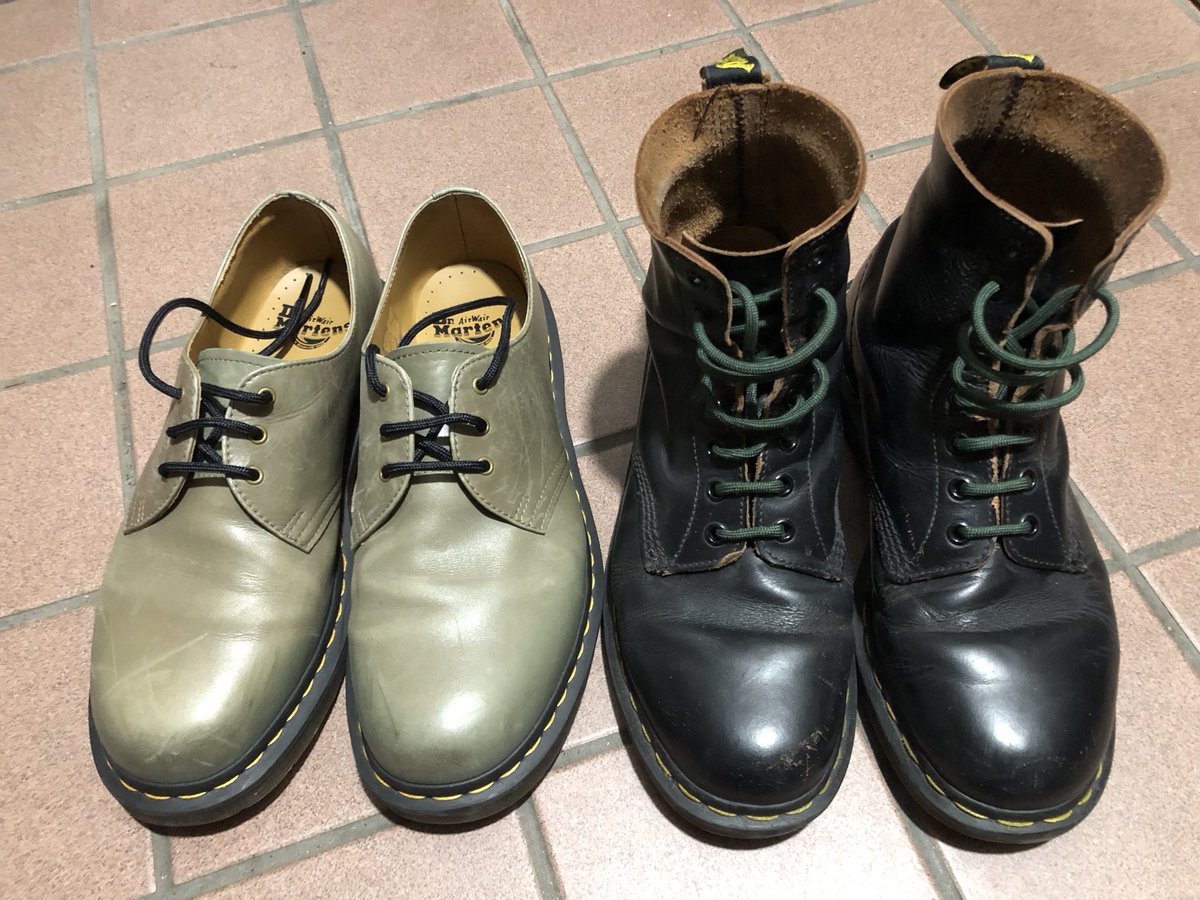 ALLIGATOR_BLUES's tweet photo. ウルトラノンベ含め
ワニ軍団全員無事帰還
楽しい時間はあっという間
次のGIGは調整中
ちょいお待ちを

今回の相棒
行き帰りは
1460オリーブの3ホール

ステージでは定番
1460ブラックの英国製ビンテージ8ホール
紐は最近🐊色だぜ

マーチンは
気持ちを引き締めてくれる
最強のアイテム
今回もお疲れ様 https://t.co/QejbtjJxo3