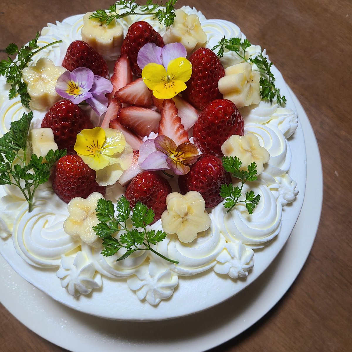 ちょい早ですが、おとんの誕生日ケーキ！
スポンジは失敗しましたが、飾りで誤魔化す😇