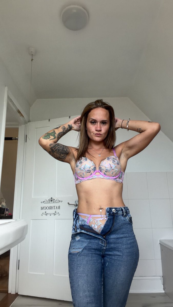 NaughtyLaraxx's tweet image. Come see what I'm all about 😈 #findom #paypig #custom #domme #submissive #onlyfans #adultwork 
onlyfans.com/lara-xx