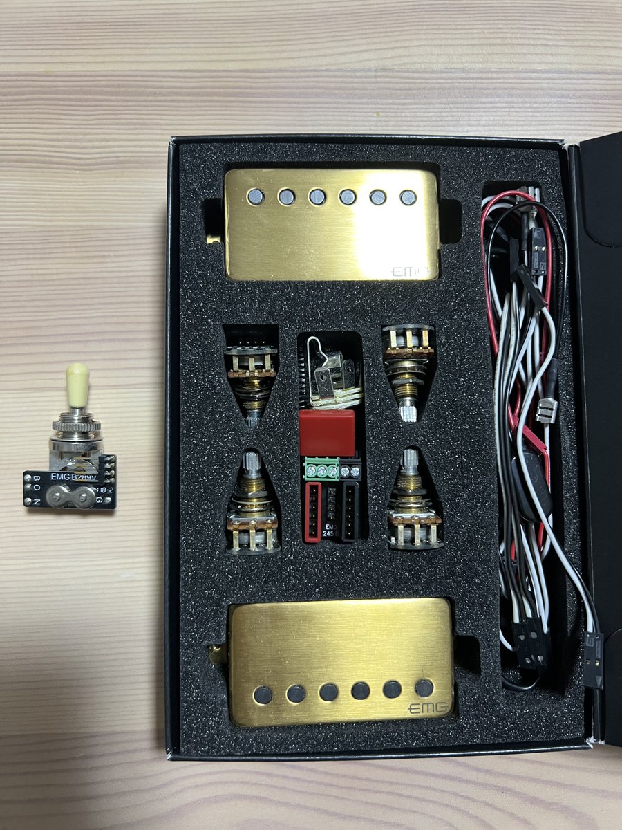 taketakemg's tweet image. ストックしてたEMG売ります。
多分4年前くらいに買った
JAMES HETFIELDモデル+EMGのトグルスイッチ。
配線全部揃ってます。
詳しい状態、値段はDMなどで。

#機材売ります #EMG #ピックアップ売ります