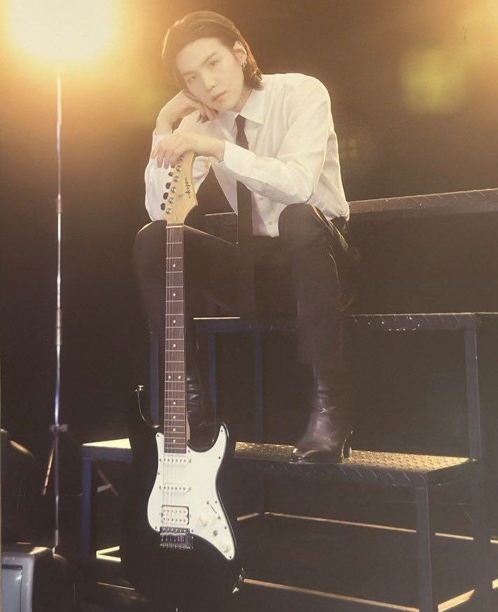 Ritatome6's tweet image. Grateful for three years with D-Day, the soundtrack of my past few years. Album gave me strength, encouragement and hope during some difficult days. 

#DDAY #SUGA 
#AgustD #슈가 #방탄소년단슈가 #BTSSUGA