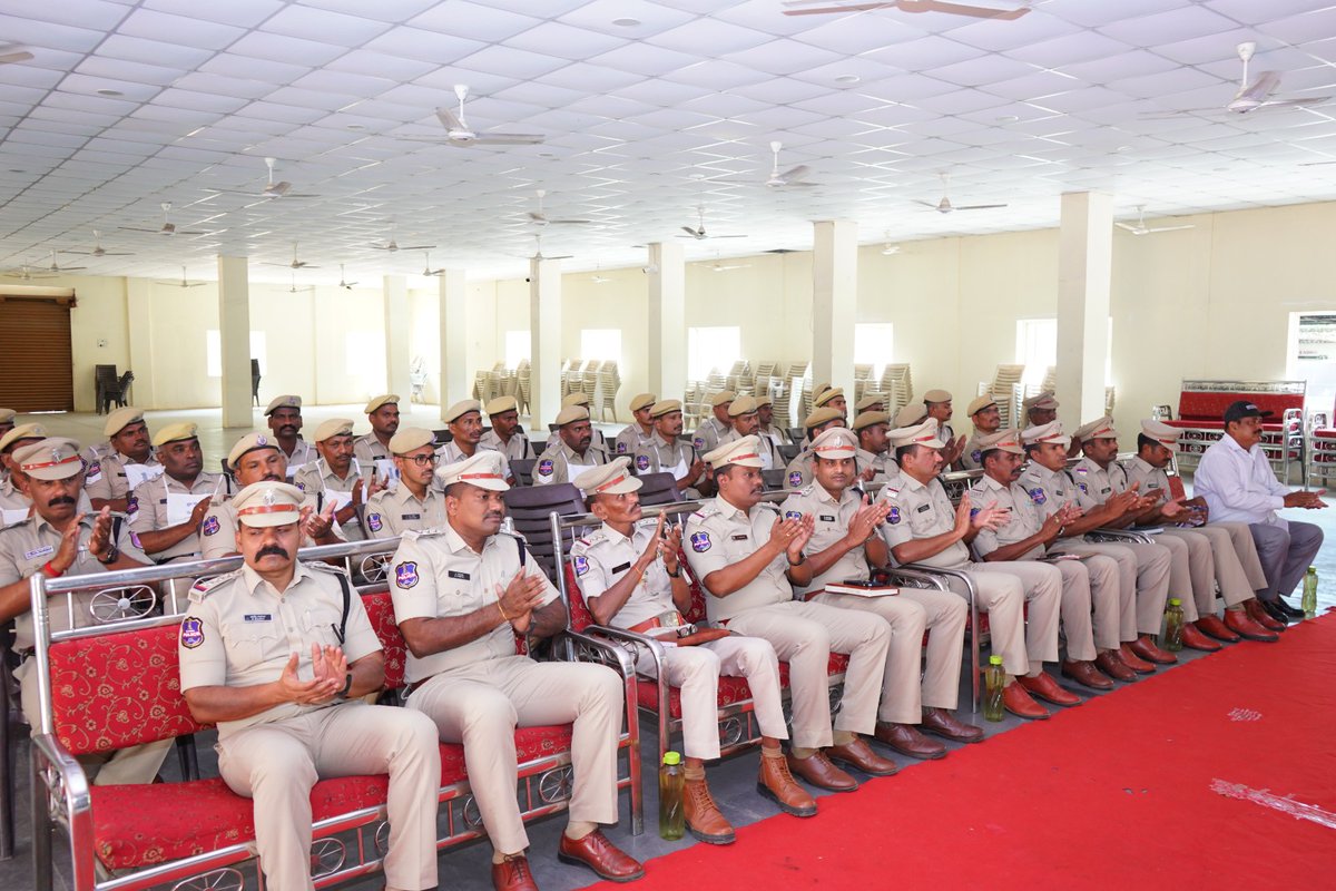 8thBnTSSP's tweet photo. The Inauguration of 15 weeks Bugle course for TGSPF personnel at 8th Bn TGSP Kondapur in presence of Sri M Ramakrishna Commandant,on this occasion trainees and trainers participated https://t.co/fdUvXkRGfi