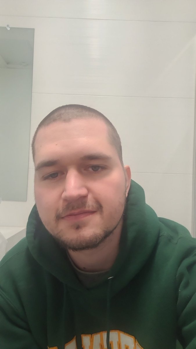 Hat or no hat?