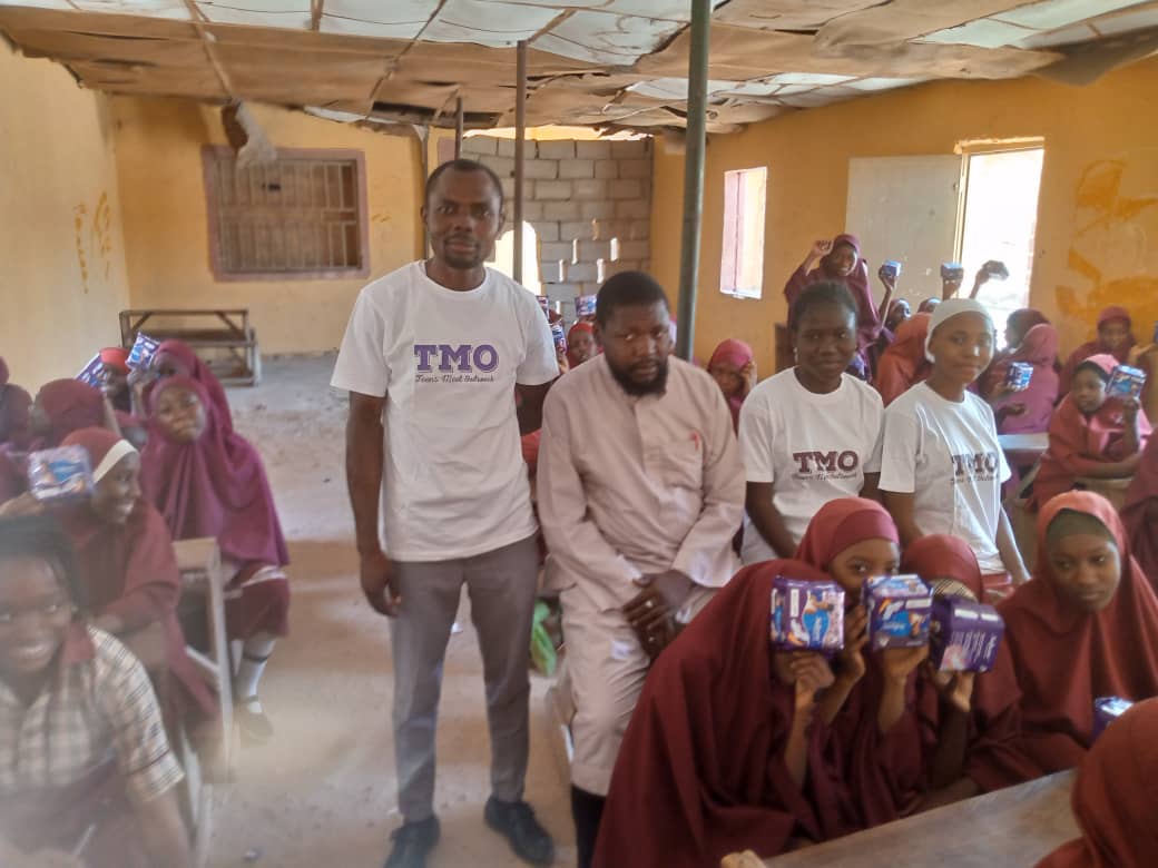 teensmeetonline's tweet photo. Together, we can give more girls the confidence, knowledge, and dignity they deserve. 💕
#PadATeen #TMOKatsina #TMOArmy #TeensMeetOutreach #menstrualhealth https://t.co/gwqIUJUPz3