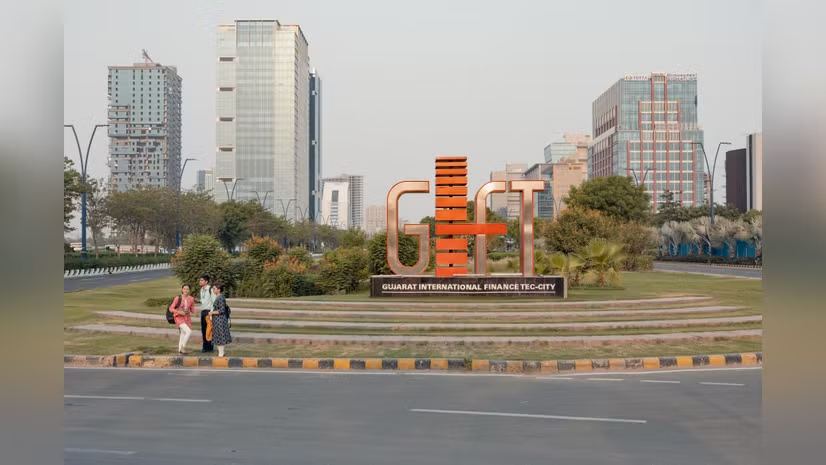 bsindia's tweet image. Poornam Asset Management IFSC becomes first foreign family office to secure FIF registration under 2025 rules, marking a key step in Gift City's evolution as a global financial hub.

mybs.in/2g5RkpT

#GIFTCity #Investment #AIF | @This_khushboo