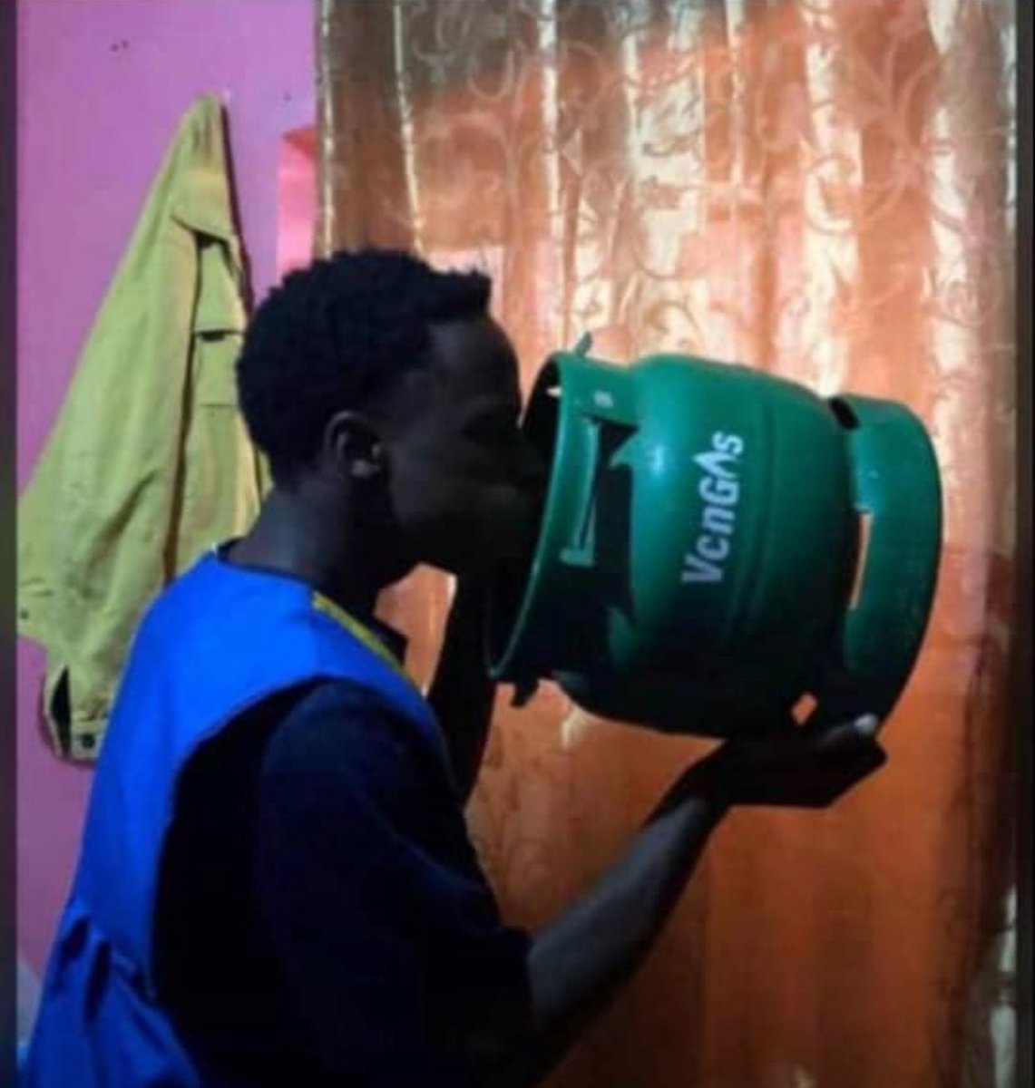 Dr. Black tweet media