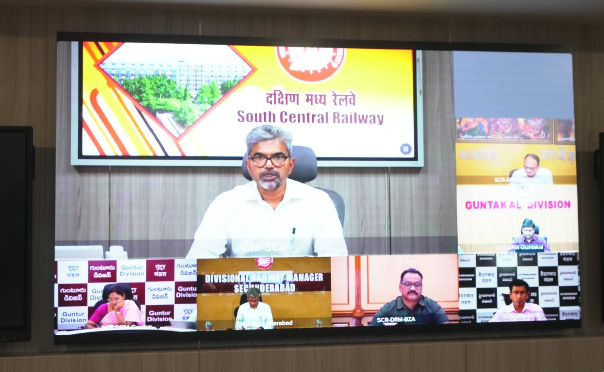 SCRailwayIndia's tweet image. Shri Sanjay Kumar Srivastava, General Manager, SCR holds review meeting on safety of train operations across the zone today at Rail Nilayam along with Principal Heads of Depts. Divisional Railway Managers participated through video conference.

#safetyfirst #railways