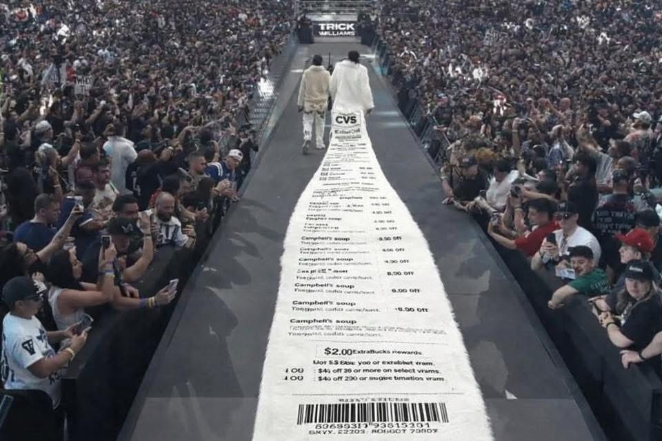 TLDWrestling's tweet image. @cvspharmacy should of done a @_trickwilliams sponsorship at #Wrestlemania! #CVS #TrickWIlliams #Wrestlemania42