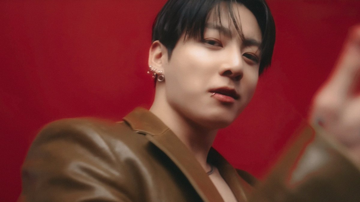 taekook𑁤 tweet media