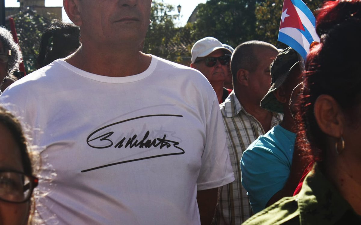 De una forma extraordinaria nuestro pueblo combatió
y en tres días liquidó
a la invasión mercenaria.
#GirónEsHoy 
#SanctiSpíritusEnMarcha 
<a href="/AlexisLorente74/">Alexis Lorente Jiménez</a> <a href="/DeivyPrezMartn1/">Deivy Pérez Martín</a> <a href="/DiazCanelB/">Miguel Díaz-Canel Bermúdez</a>