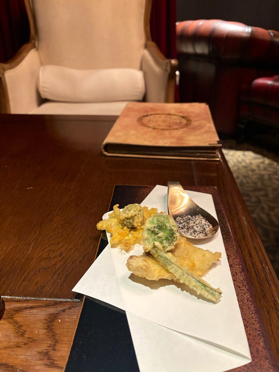 ayakaaaa1224's tweet image. 地震大丈夫？😳💦

看護師してる時に普通に揺れて
一瞬ヒヤッとしたけど無事です🙏

からの——
いつものお店で乾杯🍻✨

こういう日こそ、ちゃんと一息😌
みんなも無事でありますように。

#地震大丈夫 #看護師の日常 #乾杯 #ととのい飯 🍺