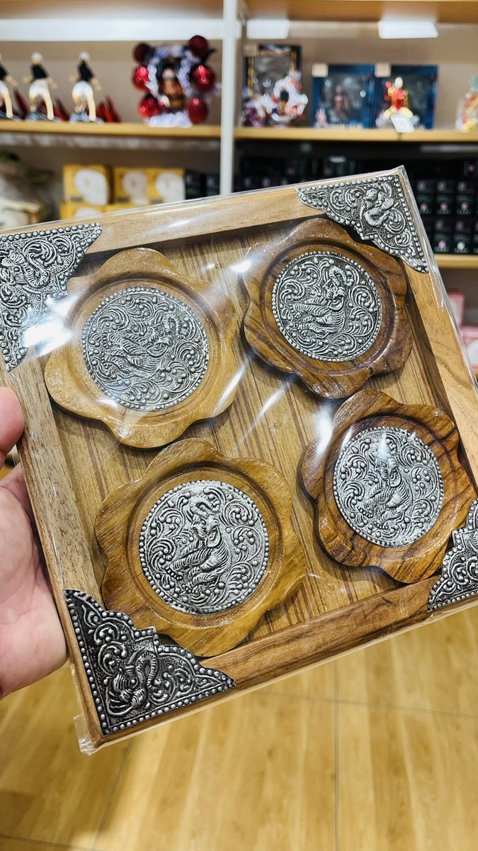 MAHANAKA_Phuket's tweet image. #MAHA NAKA 😘 #souvenir shop 🧚‍♀️ #patong 🌿 #phuketthailand 🍄 

#Glass coaster 🌾