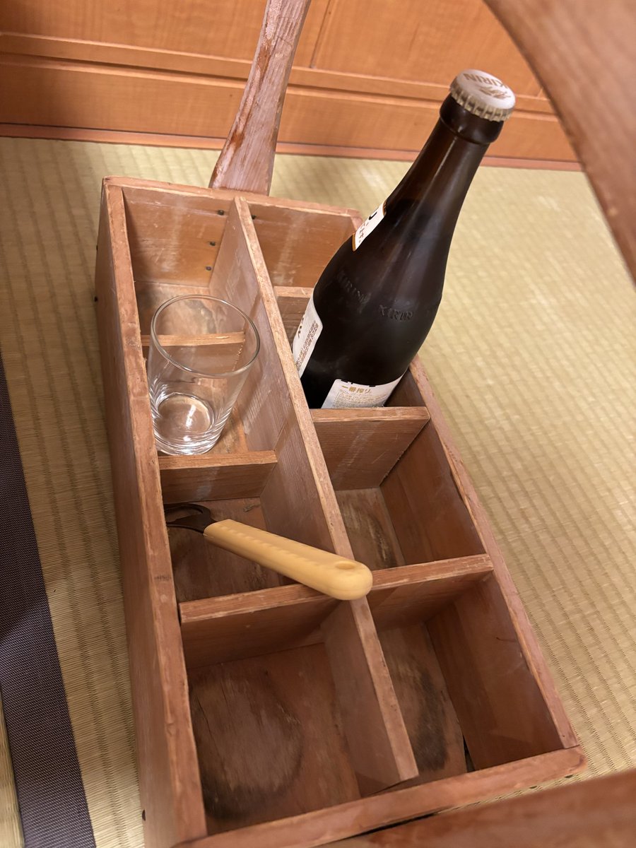 HighHigh0118's tweet photo. 今日から3泊4日の秋田出張。
地震と熊が怖い。

あと宿で頼んだビール賞味期限切れてた。
嗚呼。 https://t.co/FAas7fBgKp