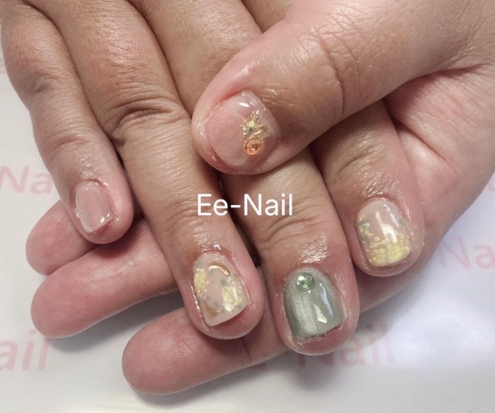 Ee_NAIL's tweet photo. #イイネイル#池袋ネイル#春ネイル#マグネットネイル#ミモザネイル https://t.co/rpKVkJY8hK