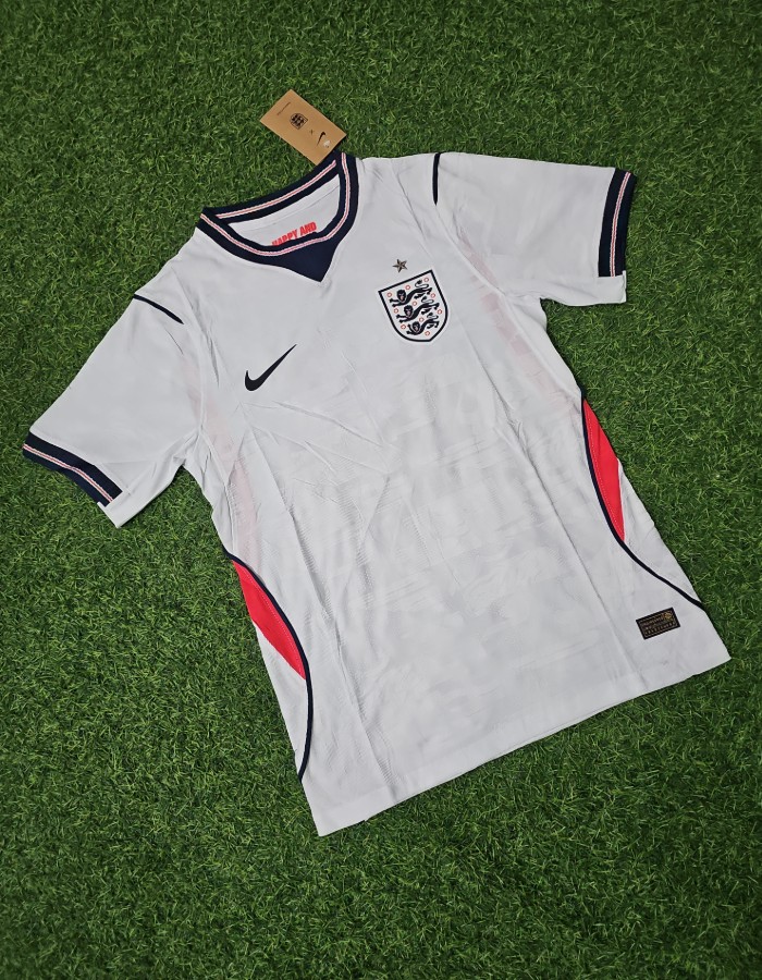 lojaelhsports's tweet image. ⚪🔴 Camisa I Inglaterra 26/27

A camisa da Inglaterra 26/27 chegou elegante demais! 
Clássica, imponente e com toda a tradição do futebol inglês pra quem curte estilo raiz.

Link nos Comentários 
#Inglaterra #England #Inglaterra2627 #CopaDoMundo #Futebol #ELHSports