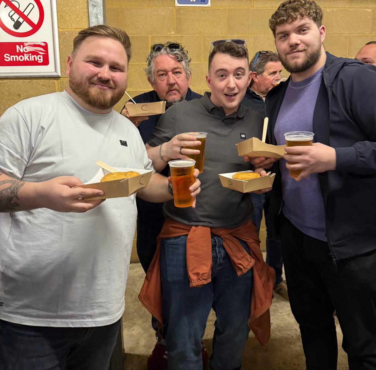 RJs Pies tweet media