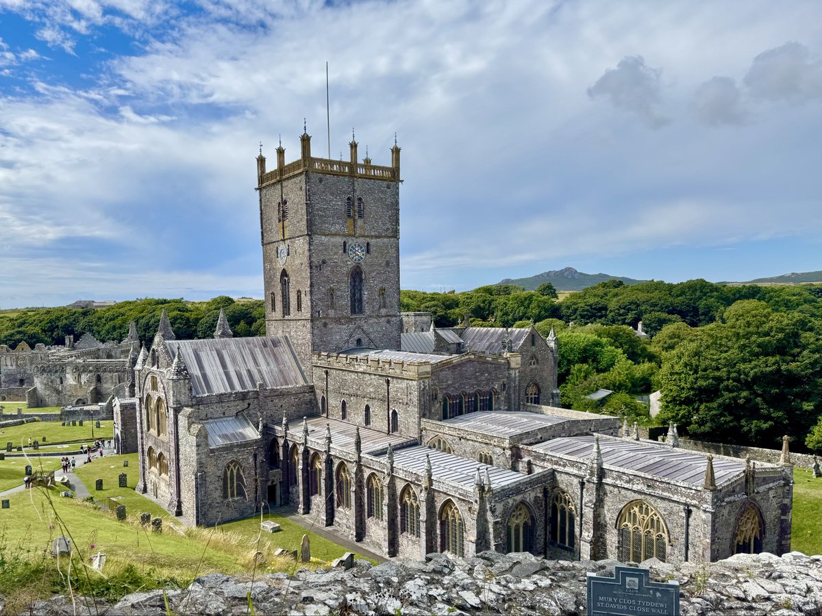 Cestyll Cymru - Welsh Castles tweet media