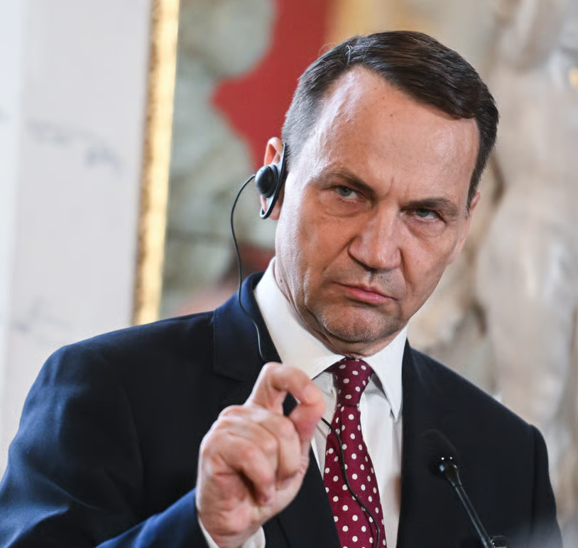 RyanRozbiani's tweet photo. 🇵🇱🇮🇱  Polish FM SLAMS Israel, Yes, Read it Again

Polish Foreign Minister Radosław Sikorski:
"IDF soldiers themselves admit to war crimes. They killed not only civilian Palestinians but even their own hostages." https://t.co/3vGsl06i4K