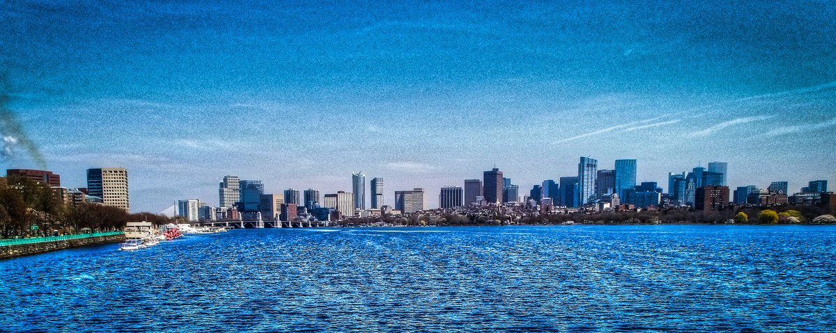 paulsportrait's tweet image. Happy Monday! #Boston skyline from the #MassAve bridge.