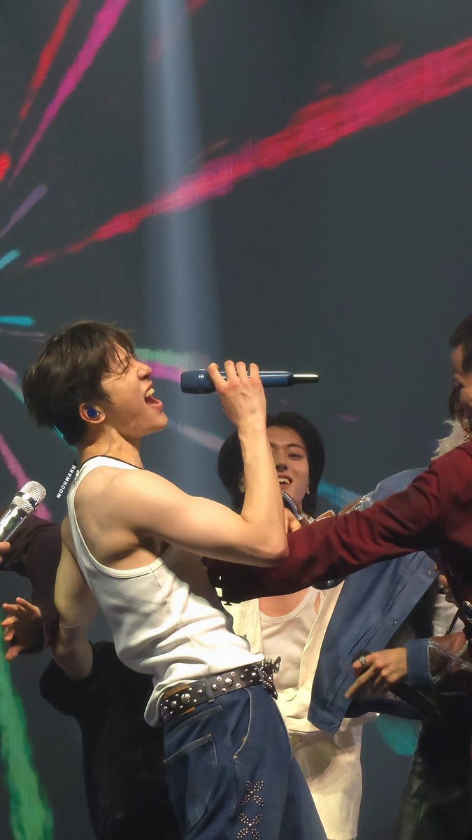 Revi🐮 tweet media