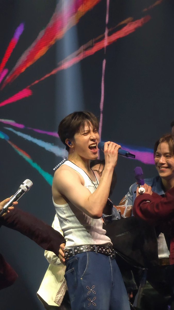 Revi🐮 tweet media