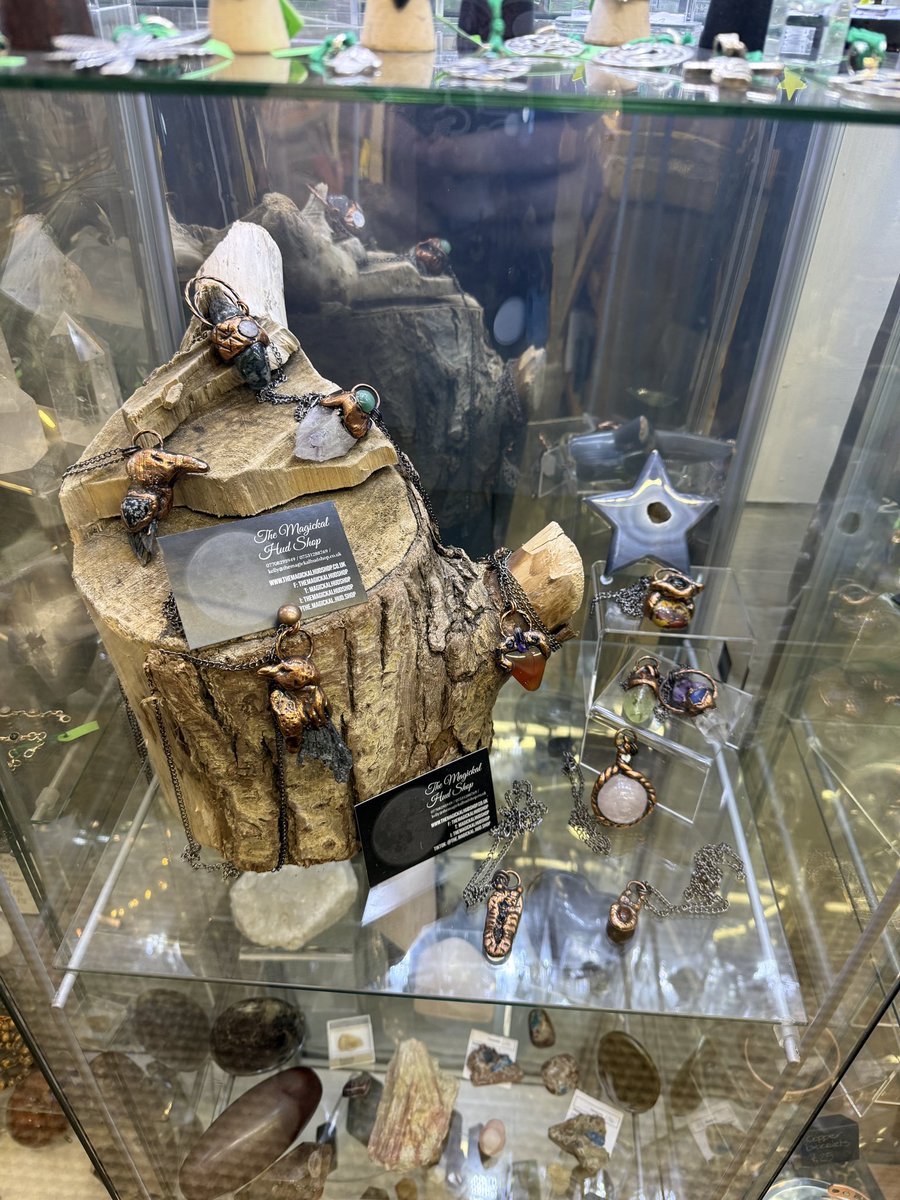MagickalHudShop's tweet image. New pendants just released at Our Sacred Spirit, #aberdare featuring #tigerseye #lumerian #moldavite #gardenquartz - all handmade &amp;amp; not found on our website!