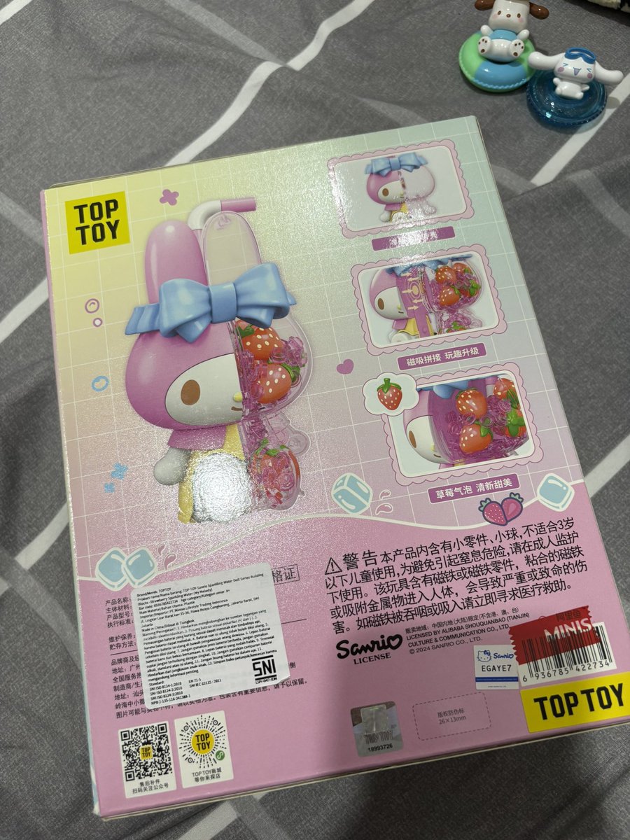 kimiameow's tweet photo. wts pengiriman dari jakarta barat

diy bag alice in the wonderland 100k (harga asli 140k)

my melody sparkling water 80k https://t.co/R2x8MVpace