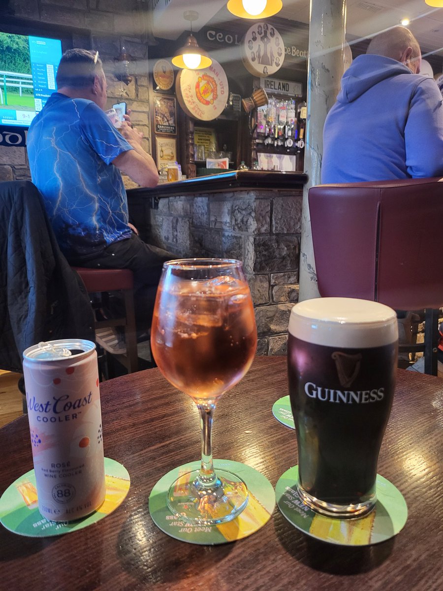 GlesgaStevo's tweet image. The Bodhran, Dundalk, Ireland 

#Guinness #pub #pints #beer