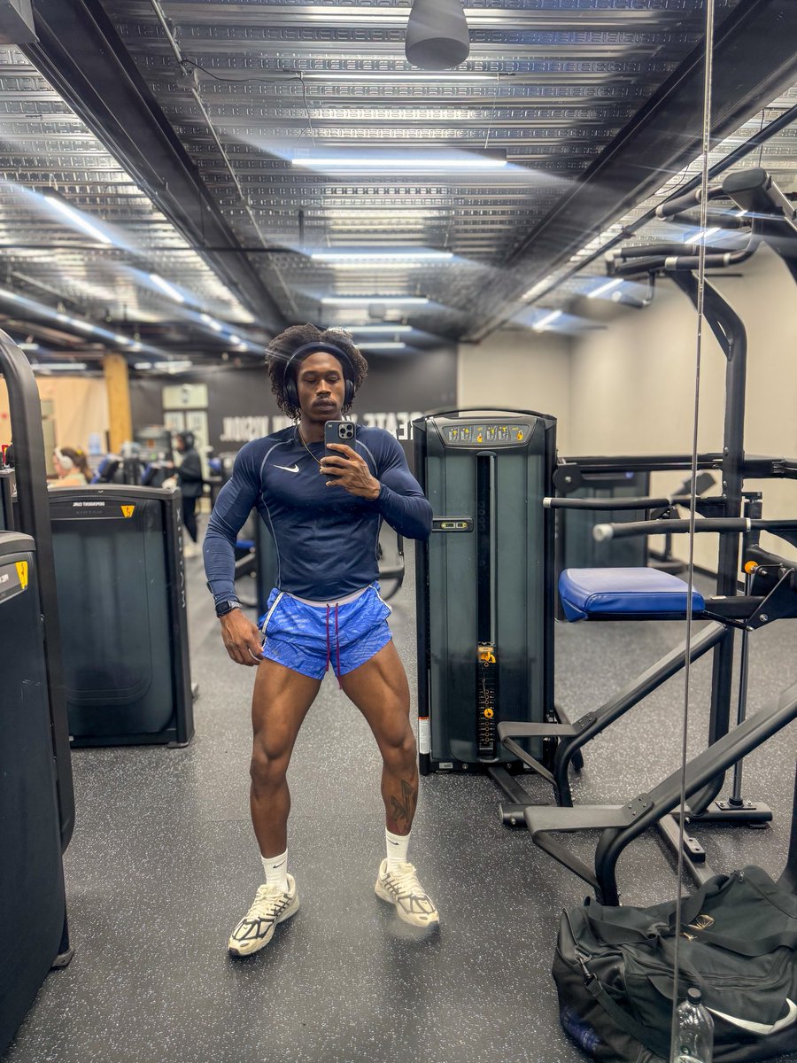 shreddedbystan's tweet image. starting the week off with a nice slow deliberate back day. let’s tackle the week fit fam! (day 110/365) 💪🏾
#ShreddedByStan #Gym #Nike #Fitness #Workout 
@Nike